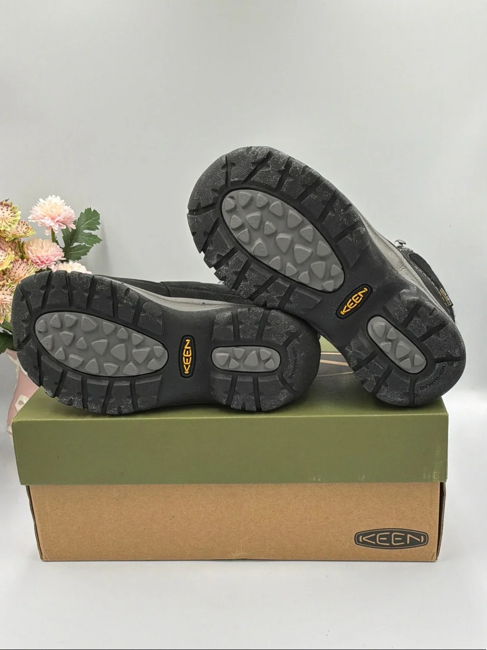 KEEN Women’sKaci III Winter Mid Waterproof Boot